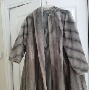 Vintage Ladies Faux Fir Winter Coat